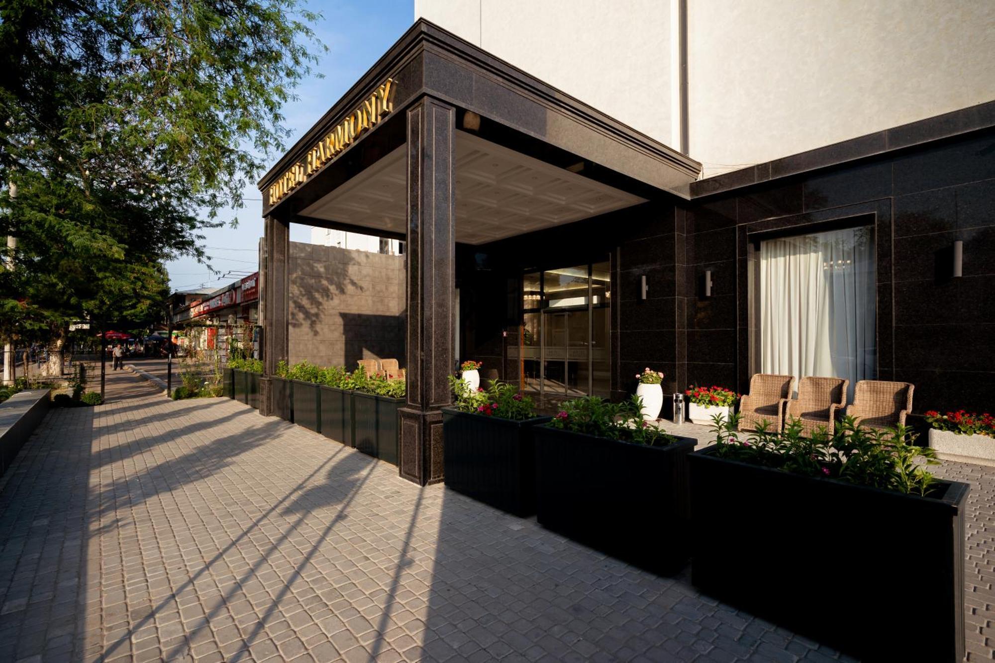 Harmony Hotel Tasjkent Eksteriør billede